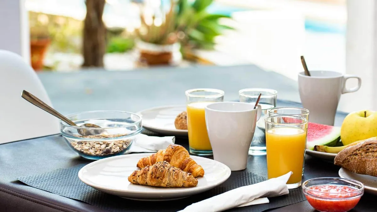 Desayuno en la terraza de El Dorado San José