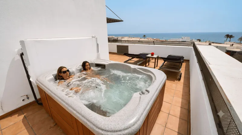 Doble Superior con Jacuzzi - terraza y jacuzzi