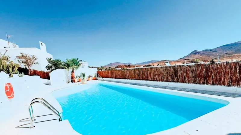 Habitación Triple - piscina